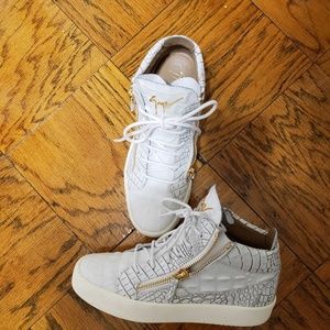 Guisspee Mens sneaker size8 box real alligator